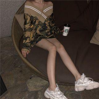 Cold-shoulder Long-sleeve Contrast-trim Knit Top