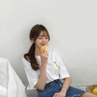 Pineapple-embroidered T-shirt