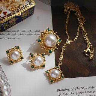 Retro Faux Pearl Pendant Necklace / Brooch / Earring
