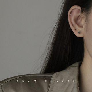 Plain Round Ear Stud