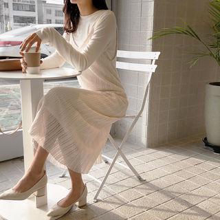 Set: Long-sleeve T-shirt Dress + Lace Pinafore Dress