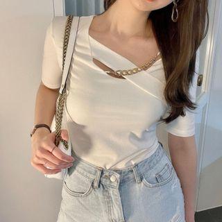 Short-sleeve Chain Accent Plain Top