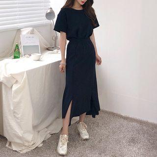 Set: Round-neck T-shirt + Band-waist Skirt