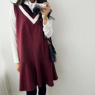 Contrast V-neck Sleeveless Flounced Dress