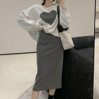 Heart Print Sweatshirt / Argyle Midi Pencil Skirt