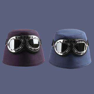 Plain Bucket Hat With Aviator Goggles