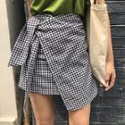 Short-sleeve T-shirt / Plaid Mini Skirt