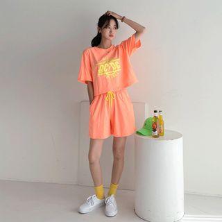 Set: Printed Cropped T-shirt + Sweat Shorts