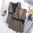 Houndstooth Vest / Plain Knit Top
