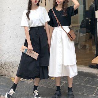 Lettering T-shirt / Midi A-line Skirt