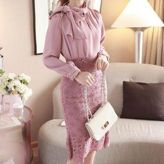 Tie-neck Buttoned Shirred-trim Blouse
