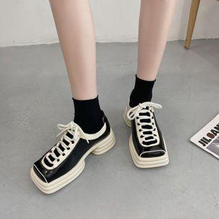 Square-toe Two-tone Lace-up Shoes