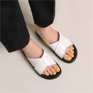Patent-strap Slide Sandals