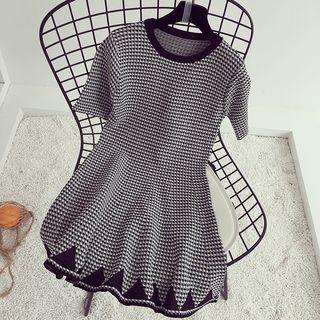 Plaid Short-sleeve Knit Dress