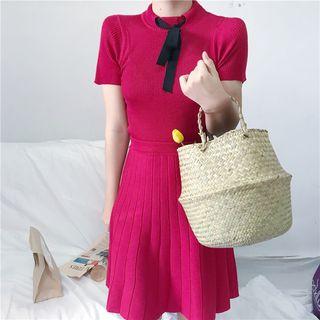Set: Bow Accent Short Sleeve Knit T-shirt + Knit Pleated Skirt