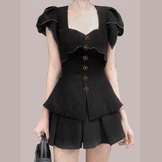 Set: Short-sleeve Square-neck Blouse + Pleated Skirt