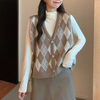 Button-up Argyle Sweater Vest / Long-sleeve Mock-neck T-shirt