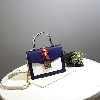 Push Lock Chain Detail Cross Bag
