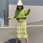 Long-sleeve Knit Hooded Pullover / High-waist Plaid Skirt
