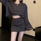 Cropped Sweatshirt / Slit Mini Pencil Skirt
