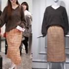 V-neck Furry Sweater / Houndstooth Midi Skirt