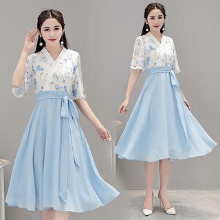 V-neck Printed Short-sleeve A-line Dress