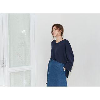V-neck Wide-sleeve Loose-fit Knit Top