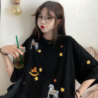 Short-sleeve Applique Loose-fit T-shirt