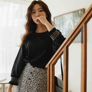 Embroidered Smocked-cuff T-shirt