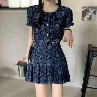 Short-sleeve Floral Printed Cropped Top / Pleated Mini Skirt