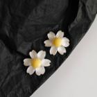 Resin Flower Earring 1 Pair - Earrings - White - One Size