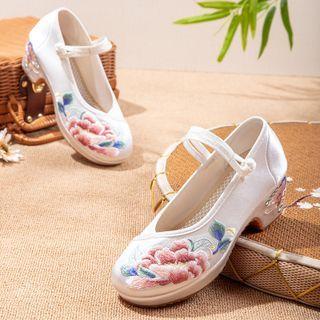 Embroidered Chunky-heel Hanfu Mary Jane Pumps