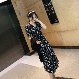 Smocked Cuff Short Sleeve Daisy Print V-neck A-line Dress