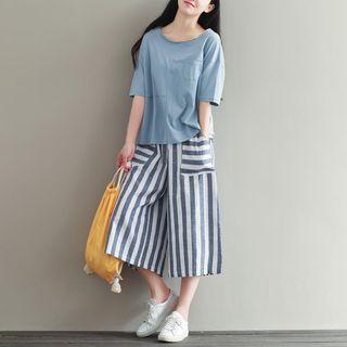 Set: Plain Short-sleeve T-shirt + Pinstripe Capri Wide Leg Pants