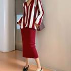Striped Loose-fit Cardigan / Plain Slim-fit Skirt