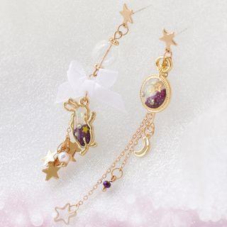 Non-matching Alloy Rabbit & Moon Dangle Earring