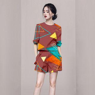 Set: Short-sleeve Geometric Print T-shirt + Shorts