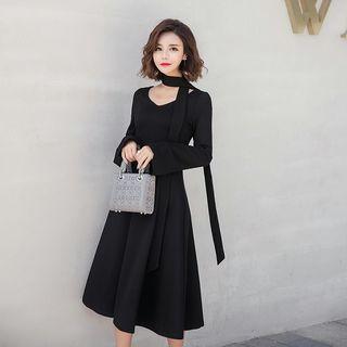 Gathered-waist Tie-waist V Neck Sheath Dress