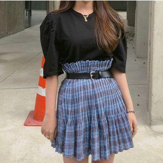 Plain Elbow Sleeve T-shirt / Plaid Pleated Skirt
