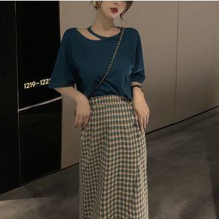 Cut Out Elbow-sleeve T-shirt / Plaid Midi Skirt