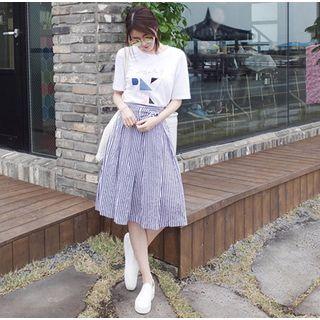 Set: Print Short-sleeve T-shirt + Pinstripe Midi Skirt