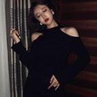 Cold-shoulder Open Back Hoodie Black - One Size