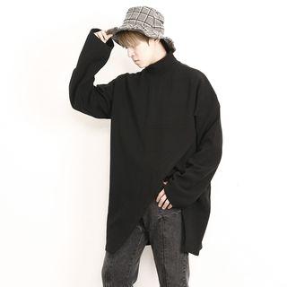 Asymmetric-hem Turtle-neck T-shirt