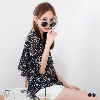 Geo Print Flutter Sleeve Chiffon Blouse
