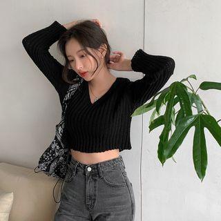 V-neck Boucl  Knit Crop Top