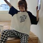 Elbow-sleeve Raglan T-shirt / Plaid Pants