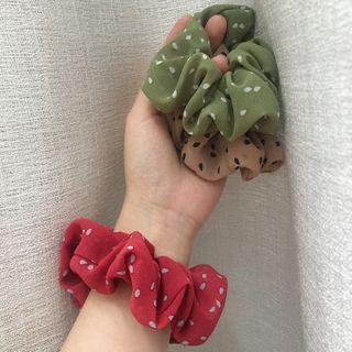 Dotted Srunchie Hair Tie