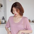 Plain U-neck Silky T-shirt