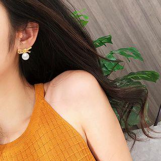 Faux Pearl Ear Stud