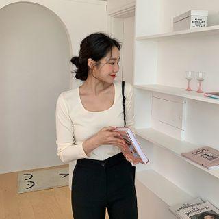 Square-neck Fitted Knit Top